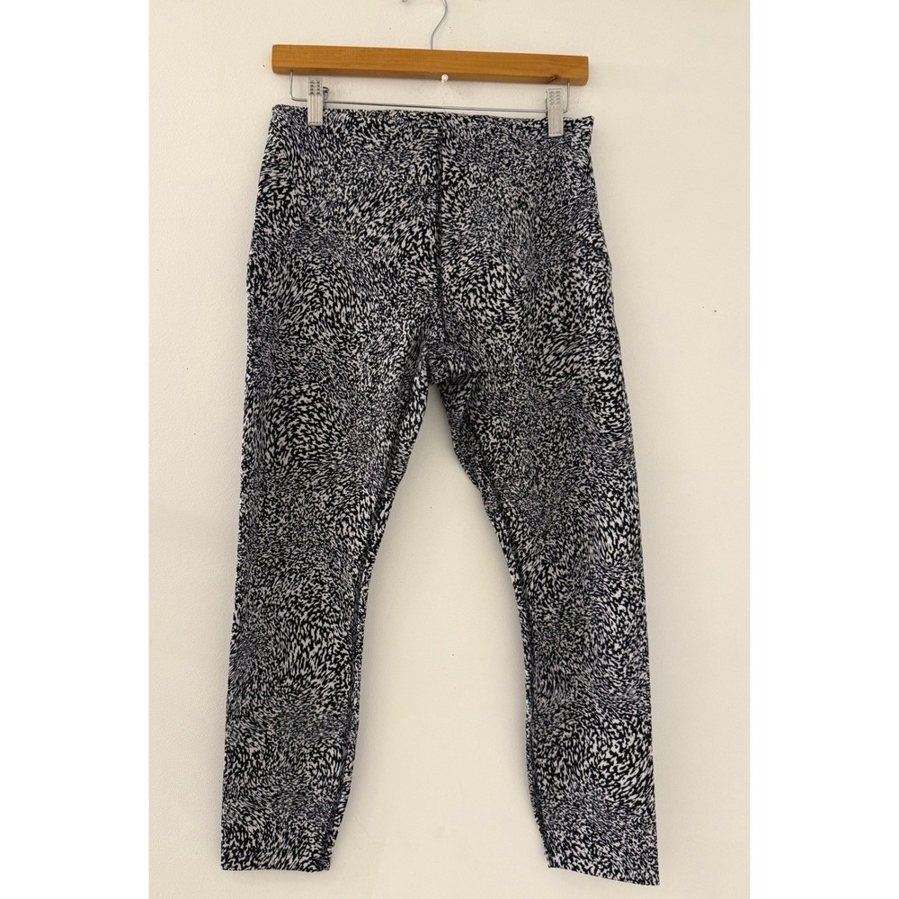 Lululemon InStill High Rise Wraped Grain Alpine White Black Leggings Size 10